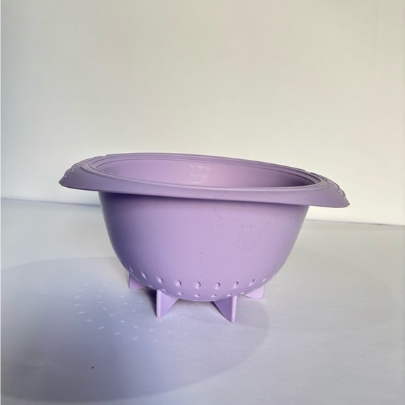 Le Creuset Silicone Colander - Picture 5 of 7